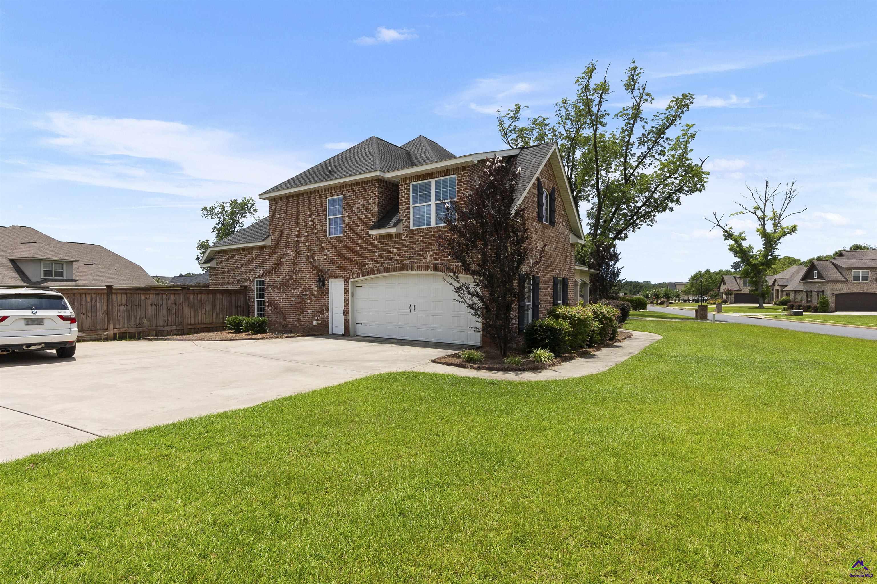 1006 N Carmenville Drive