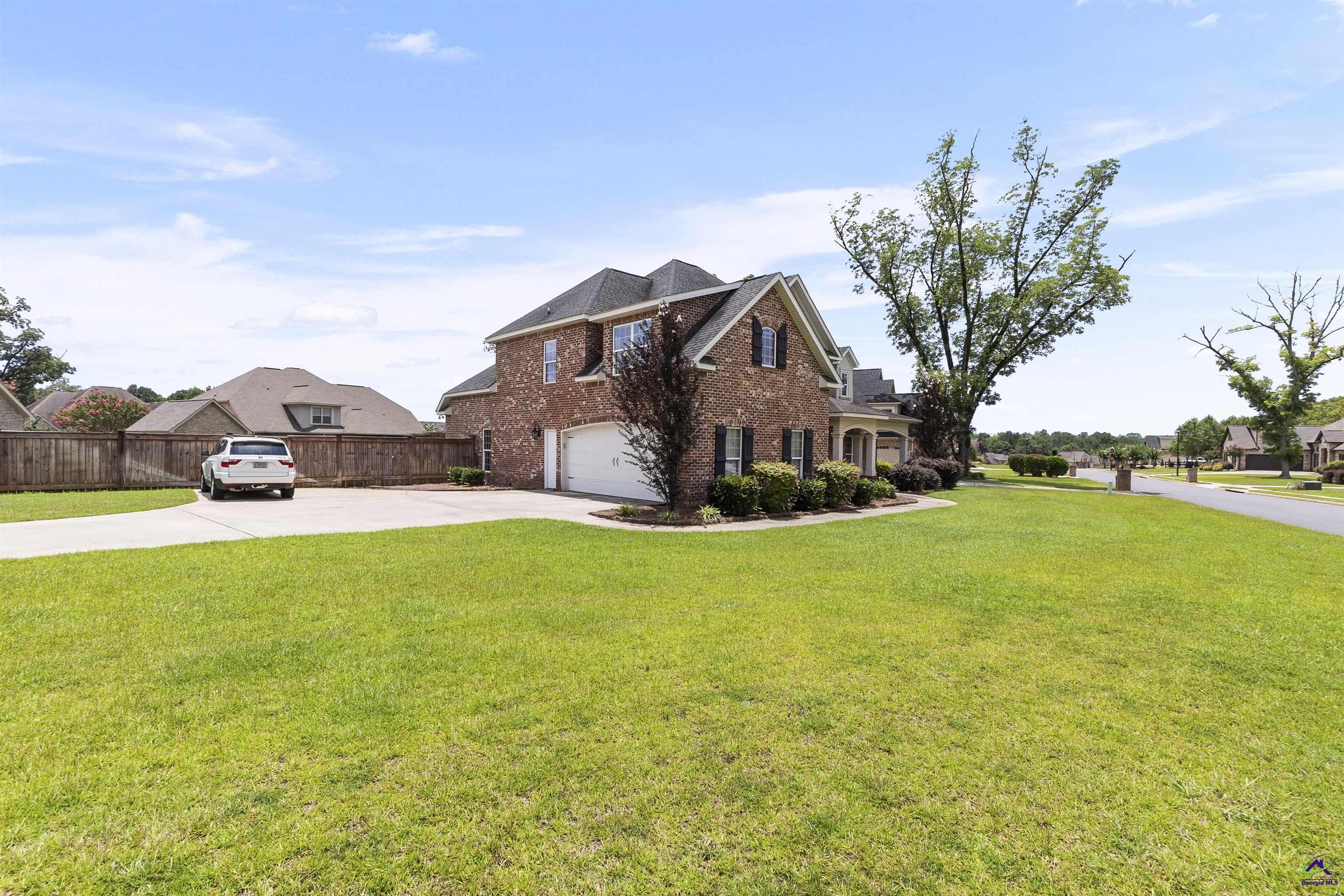 1006 N Carmenville Drive