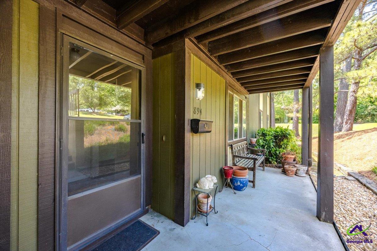 894 Willow Creek Drive