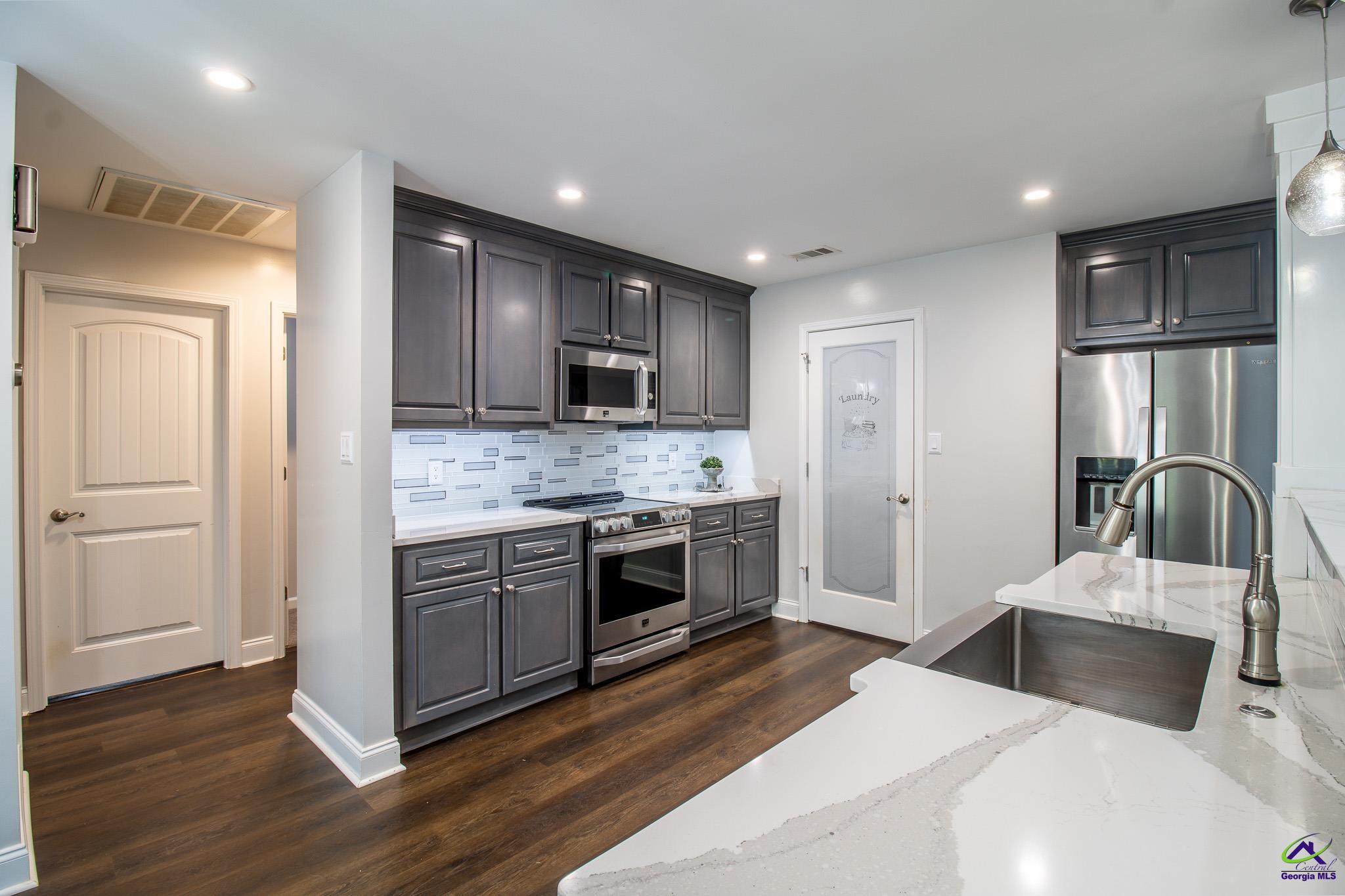 125 Gleneagle Drive