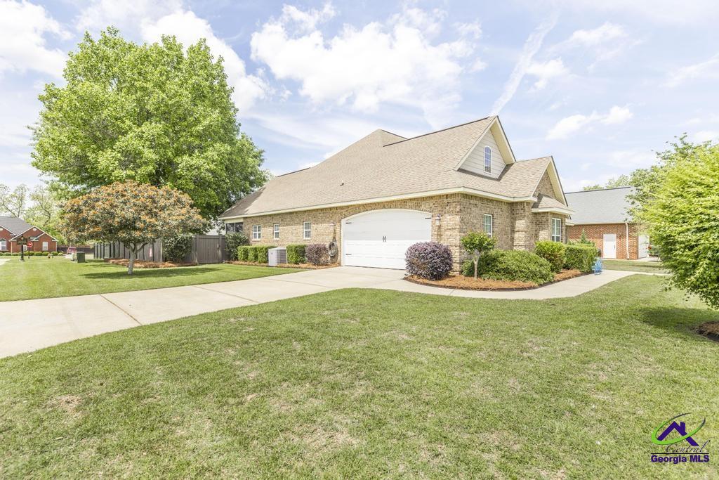 220 Norfolk Circle