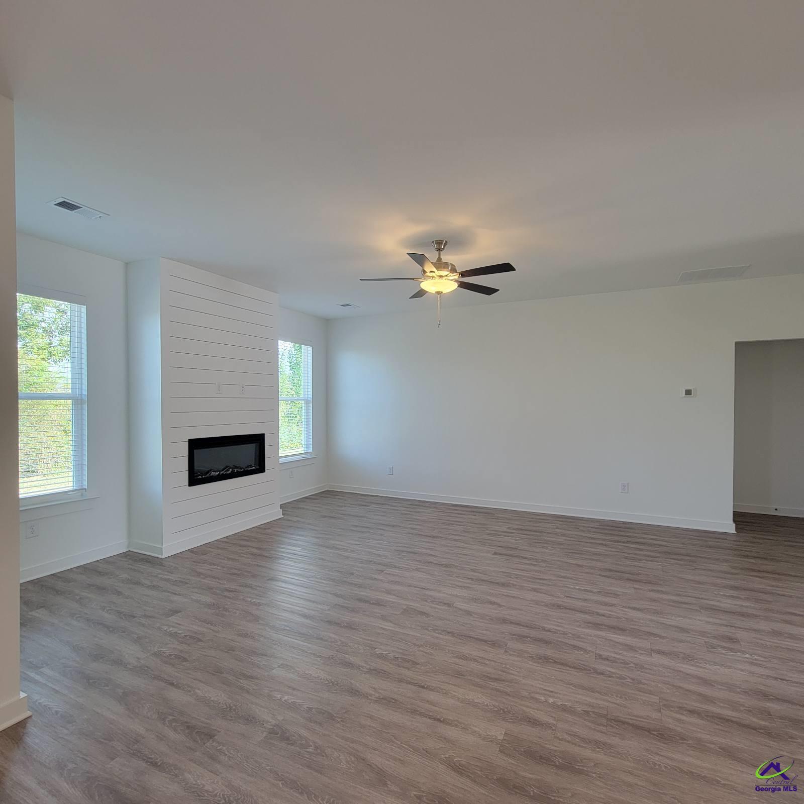 116 Breakwater Way