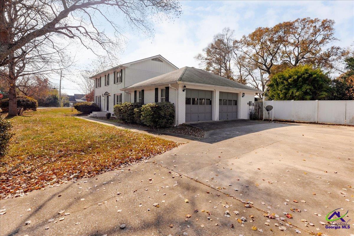 101 south oaks Lane