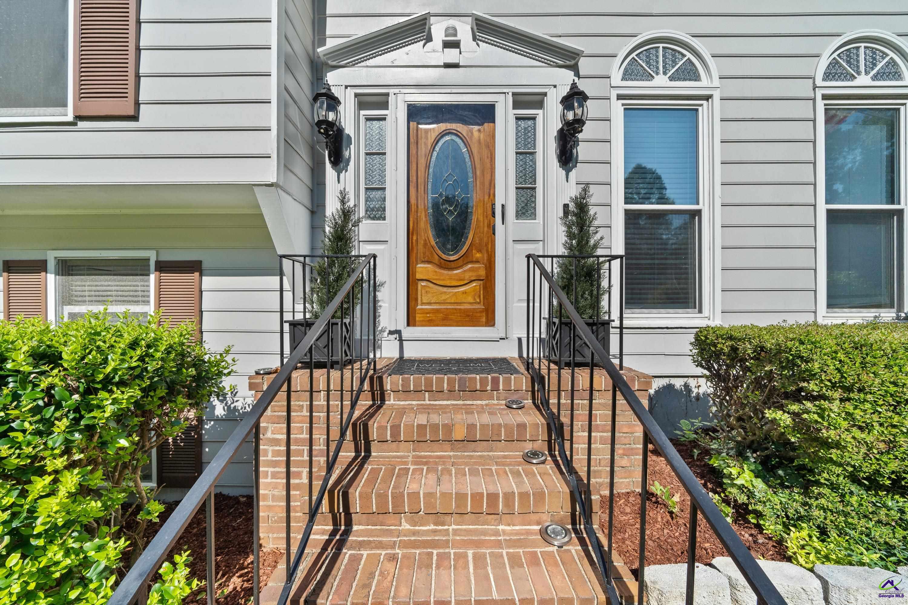 216 N Wesleyan Circle