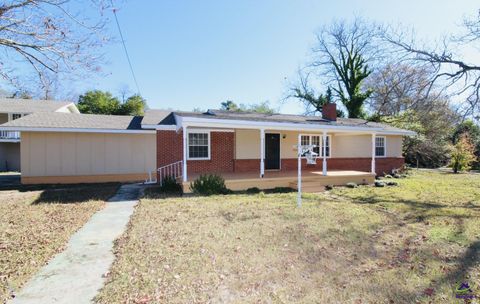 1102 N 3rd Street Cordele GA 31015