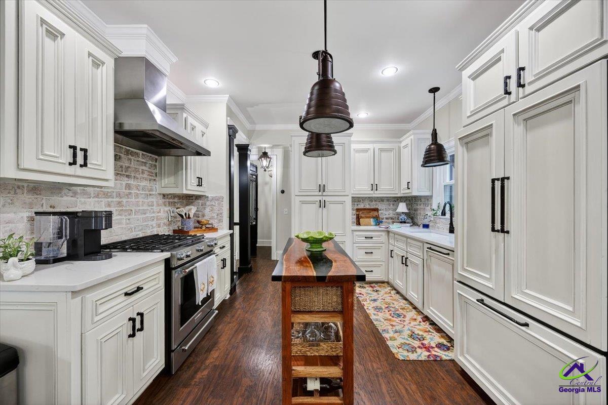 1183 Saint Andrews Drive