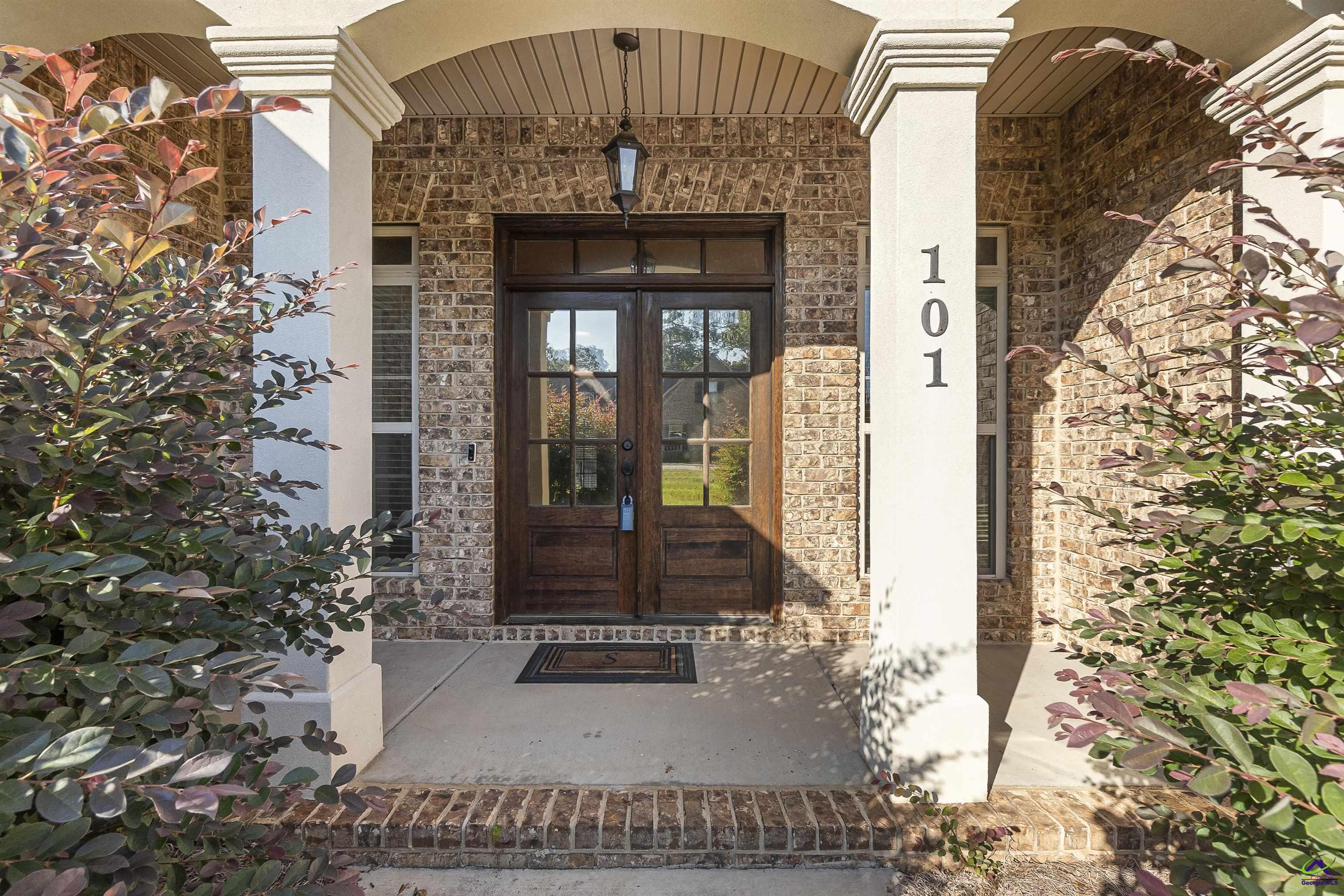 101 Scarlett Oak Way
