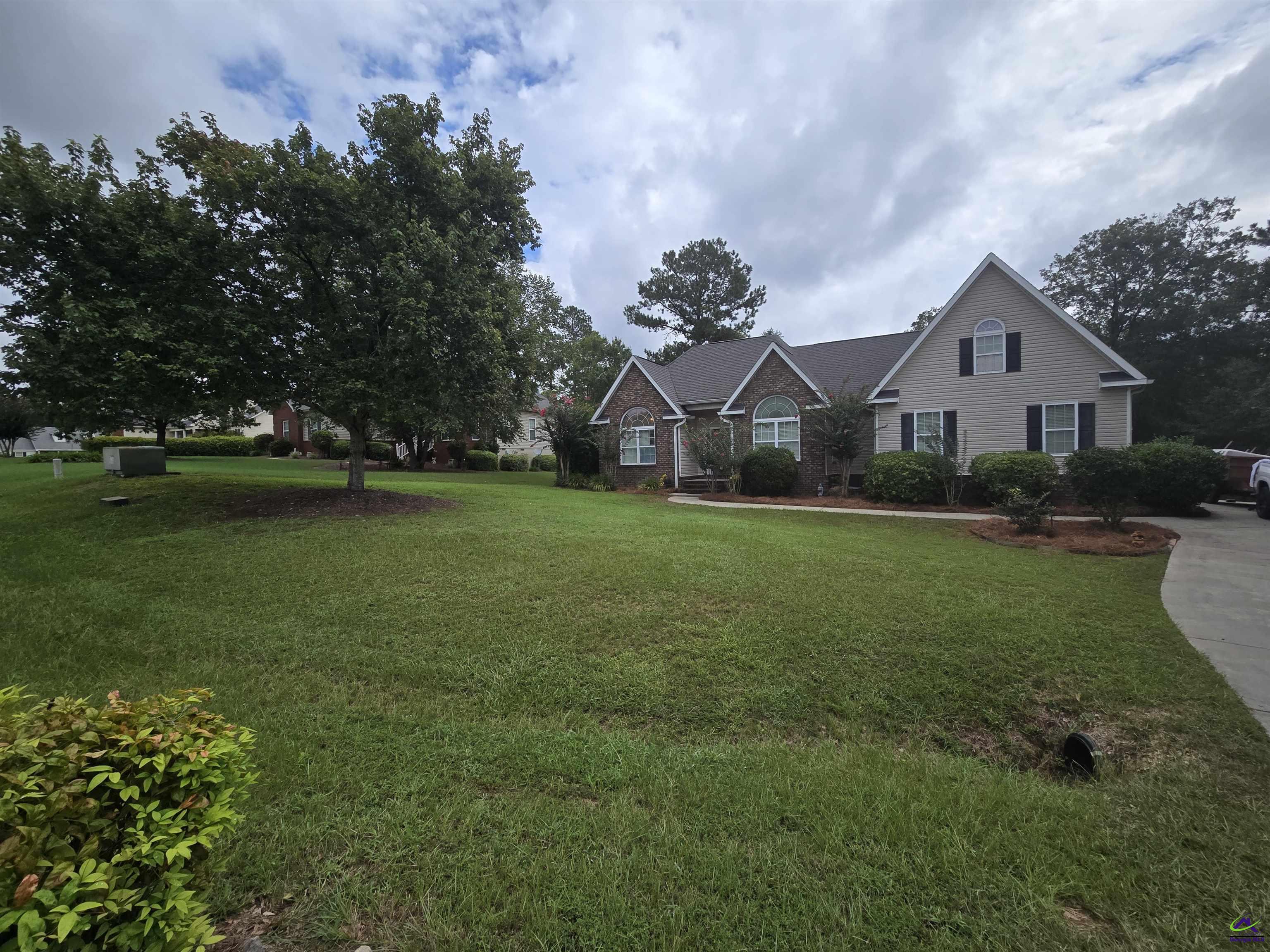 406 Dakota Trail