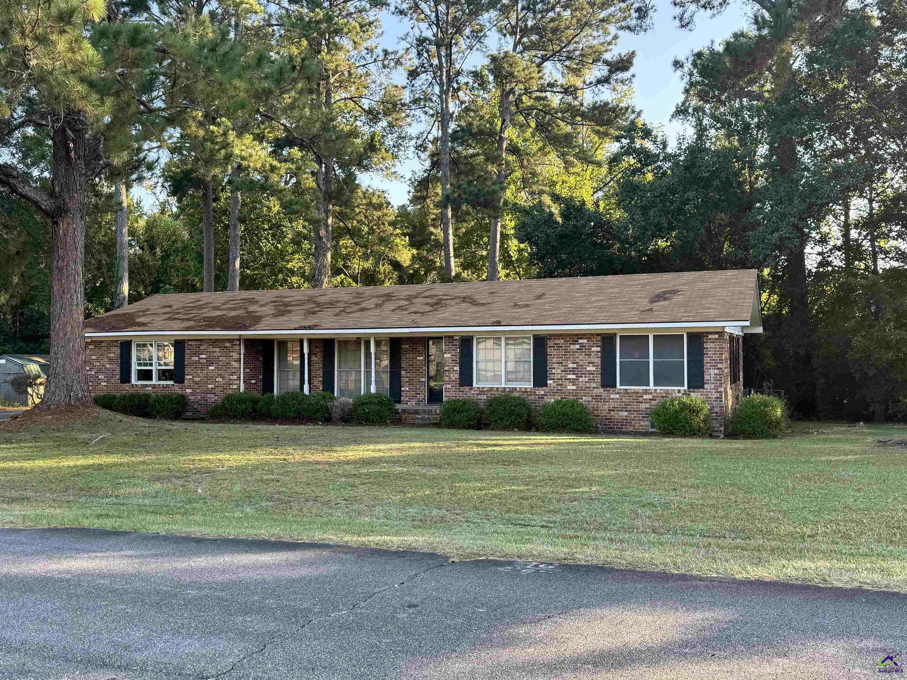 8 Valley Rd.