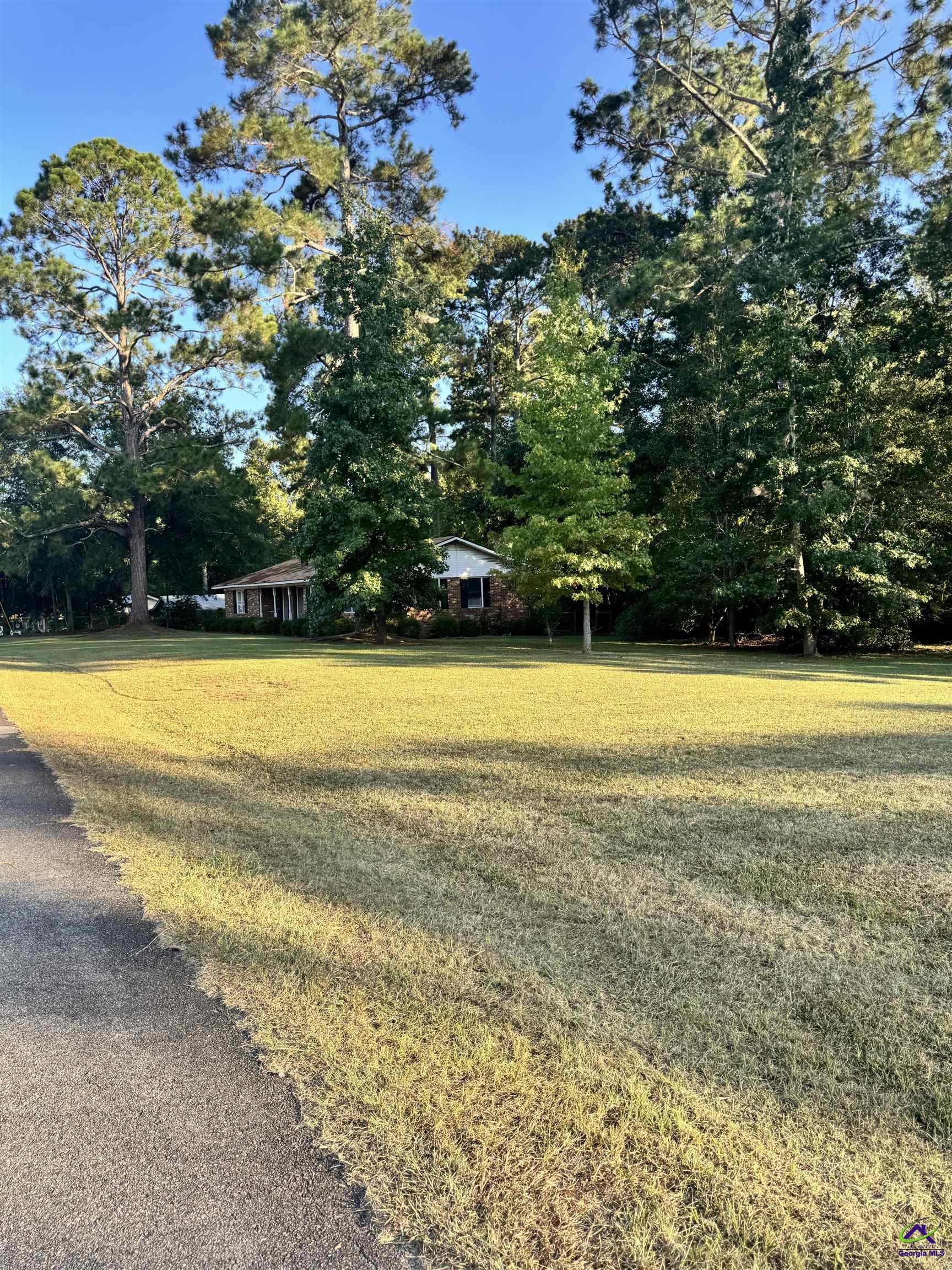 8 Valley Rd.