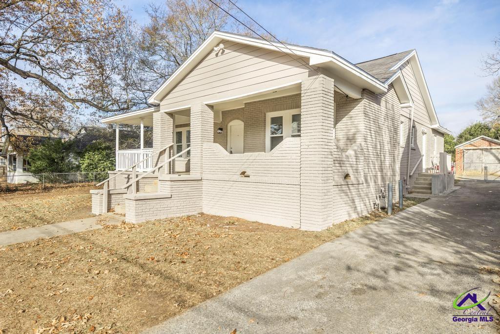 673 Villa Esta Avenue