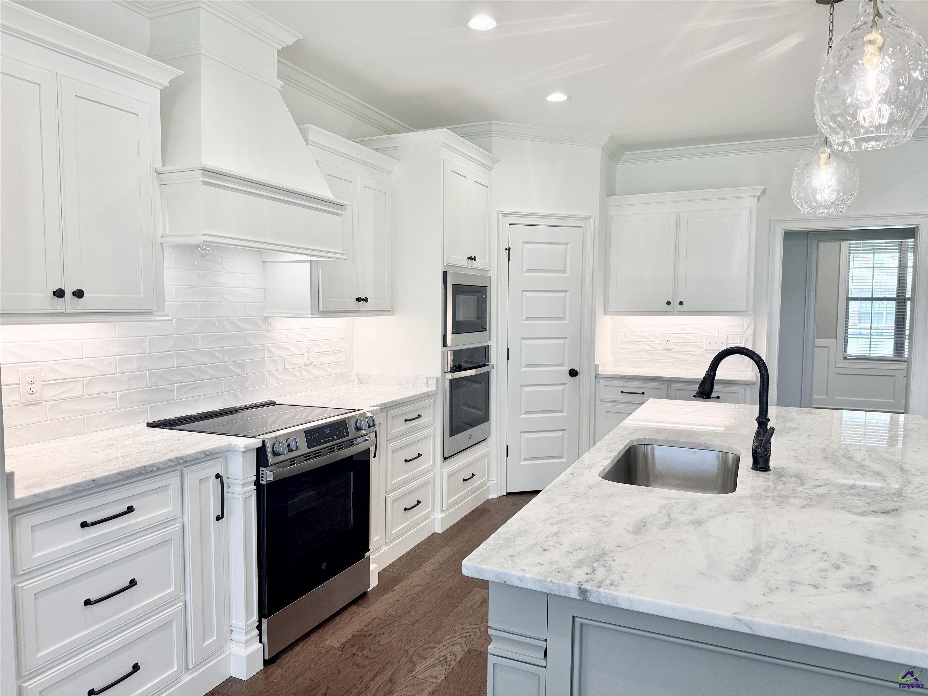 305 Bristleleaf Path