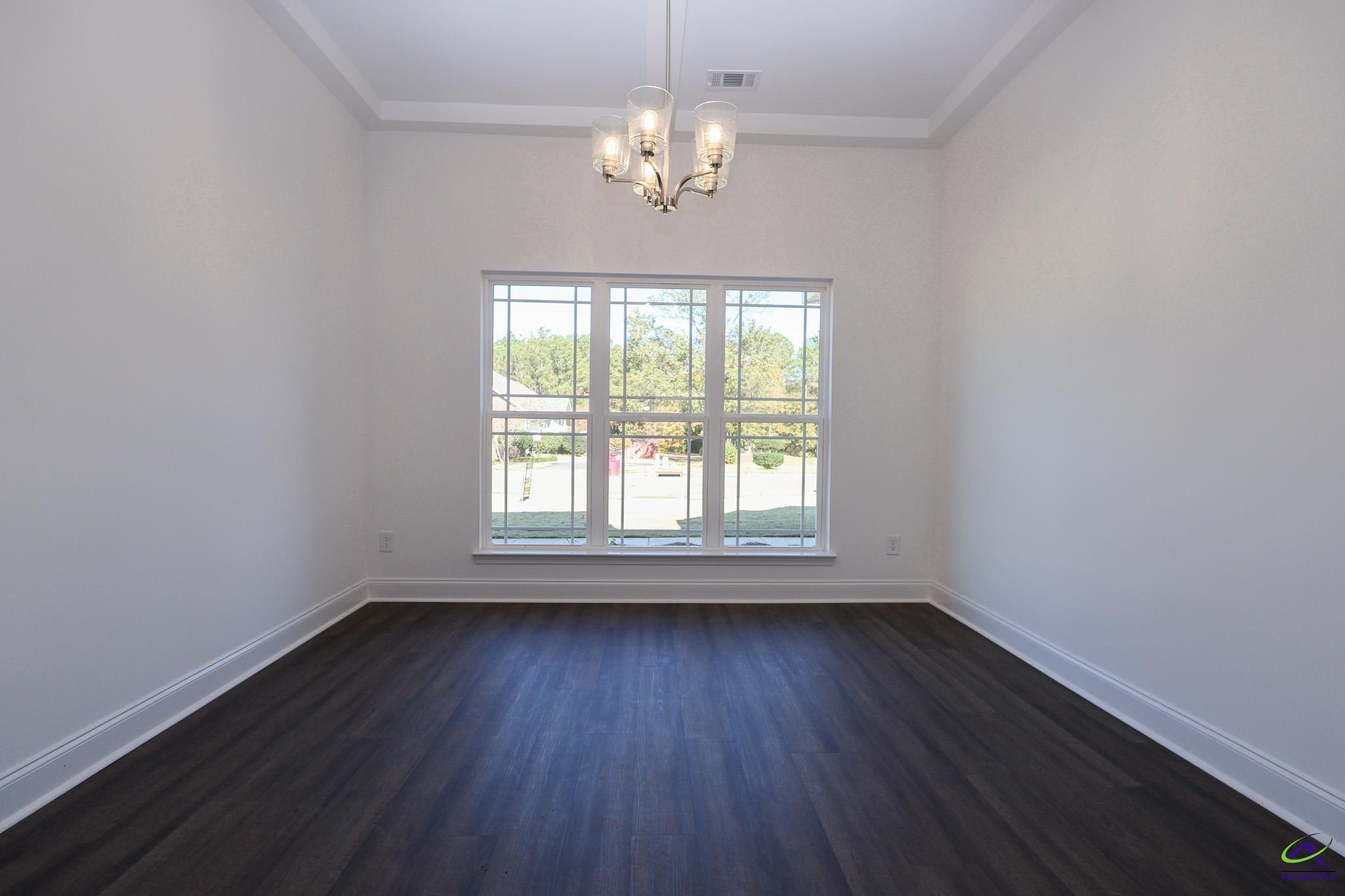 404 Collins Estate Avenue