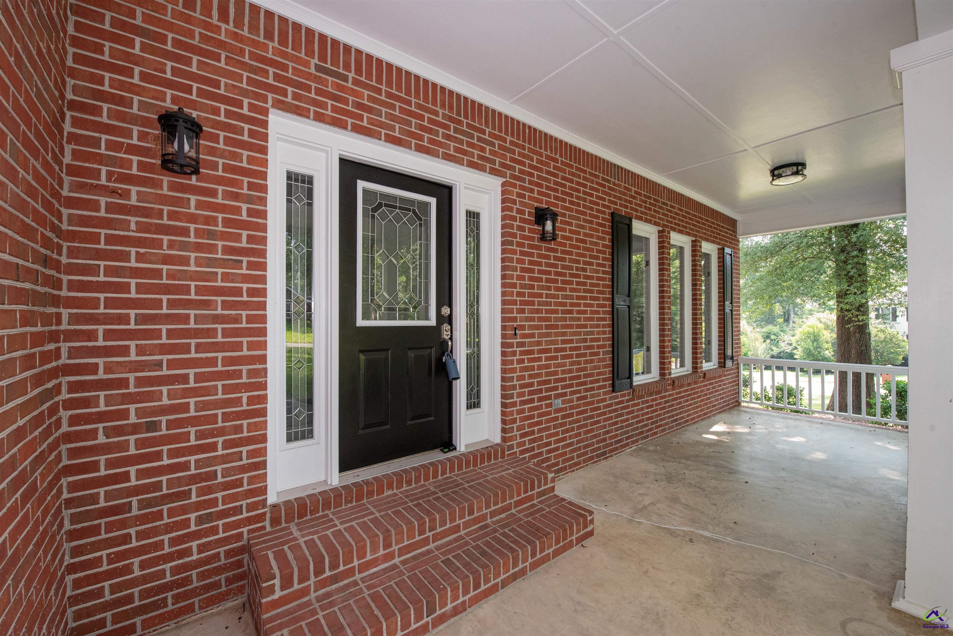 107 Shadowood Drive