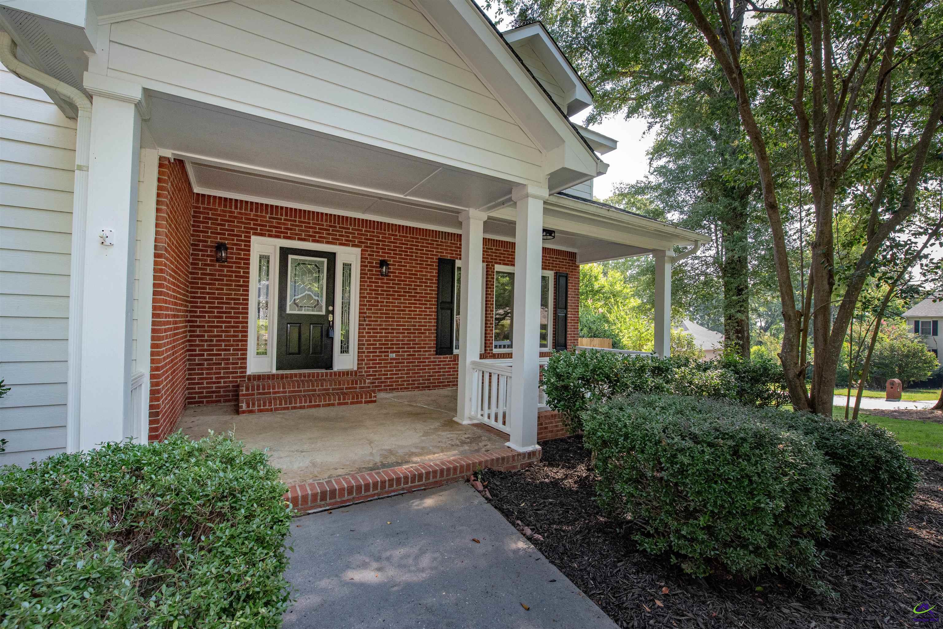 107 Shadowood Drive