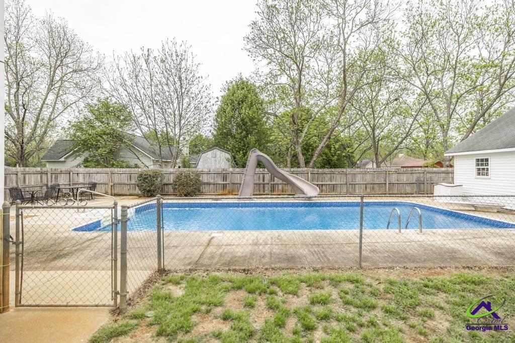 1828 S Houston Lake Road