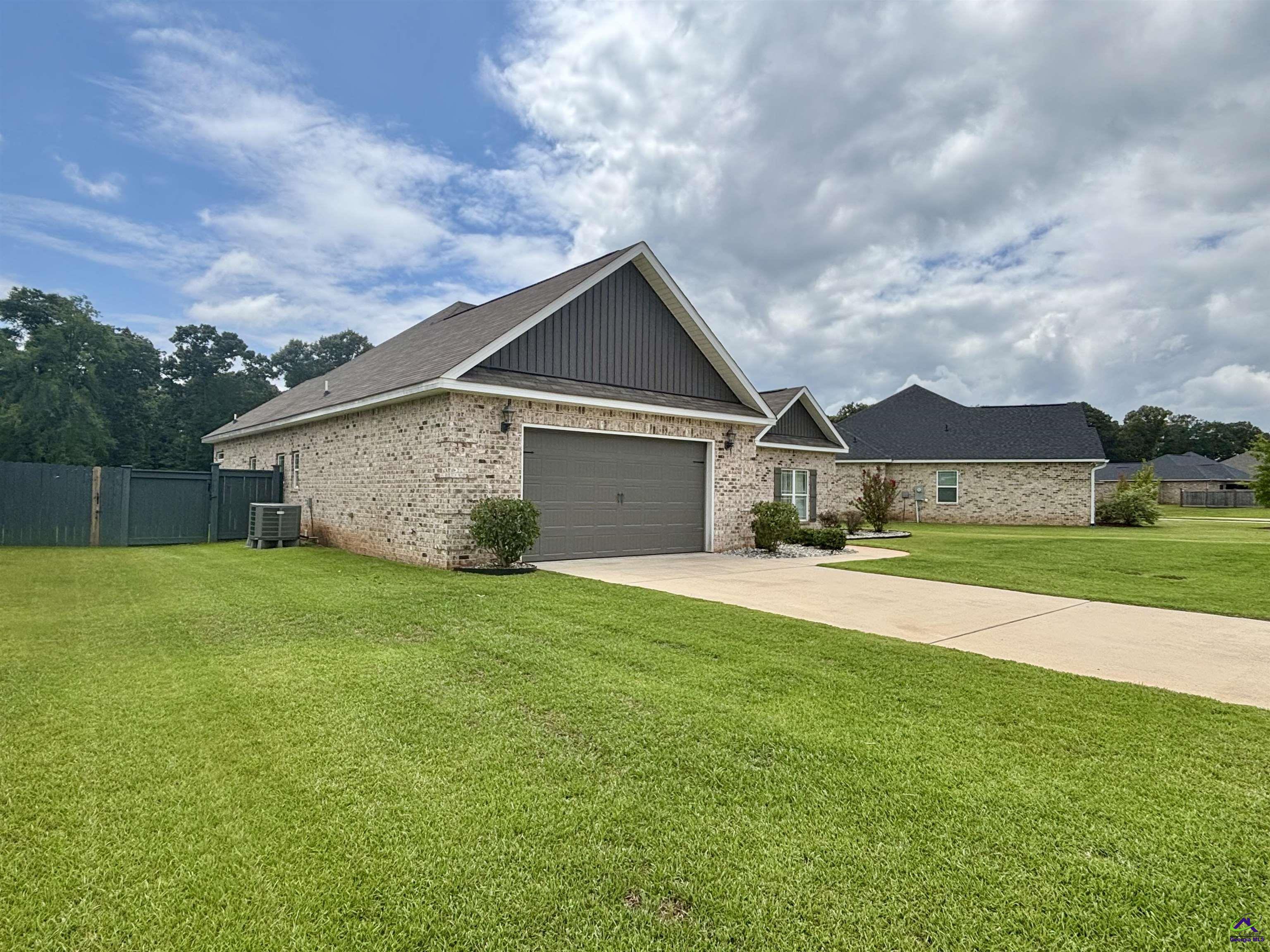425 Hunts Landing Drive