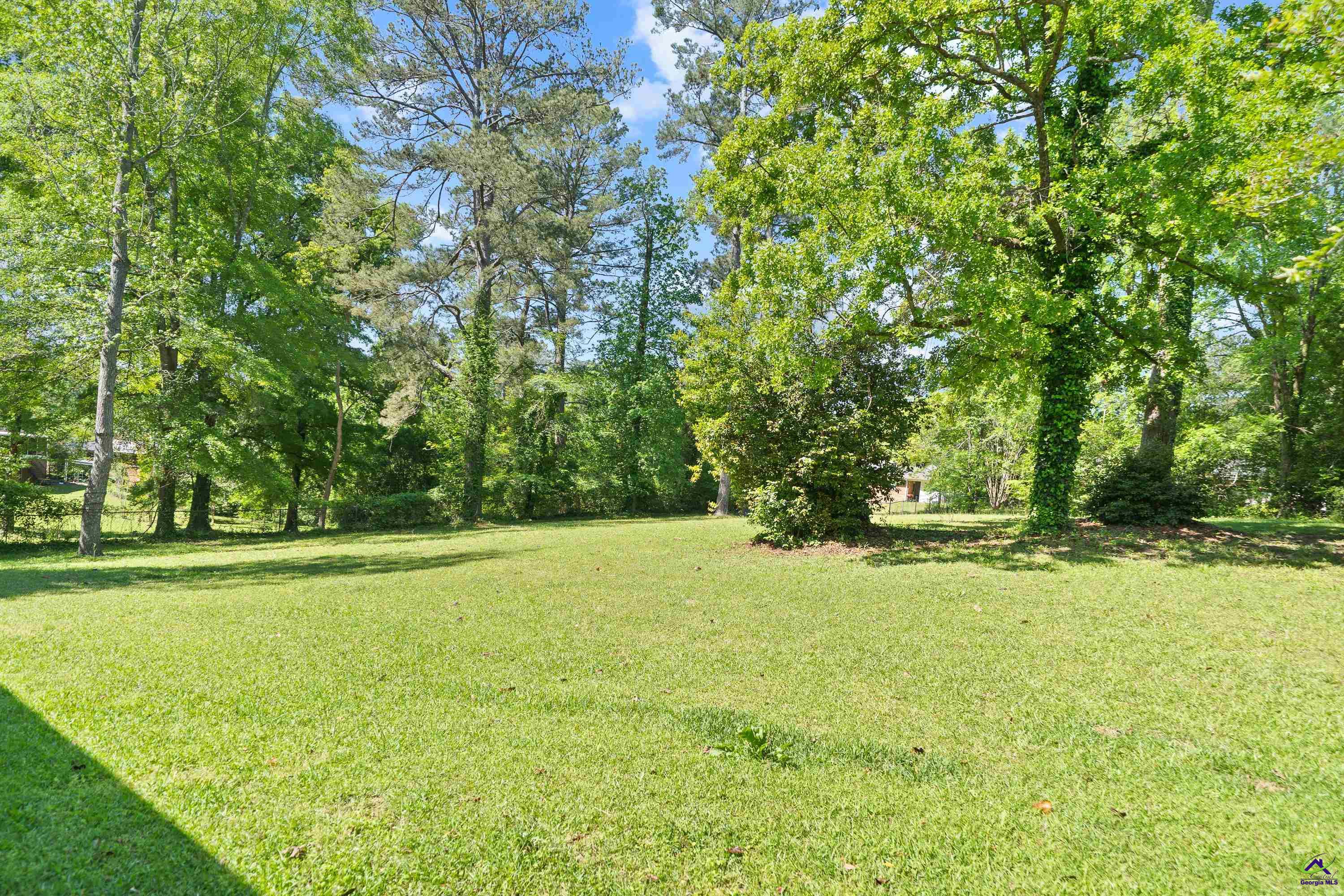 718 Dogwood Circle