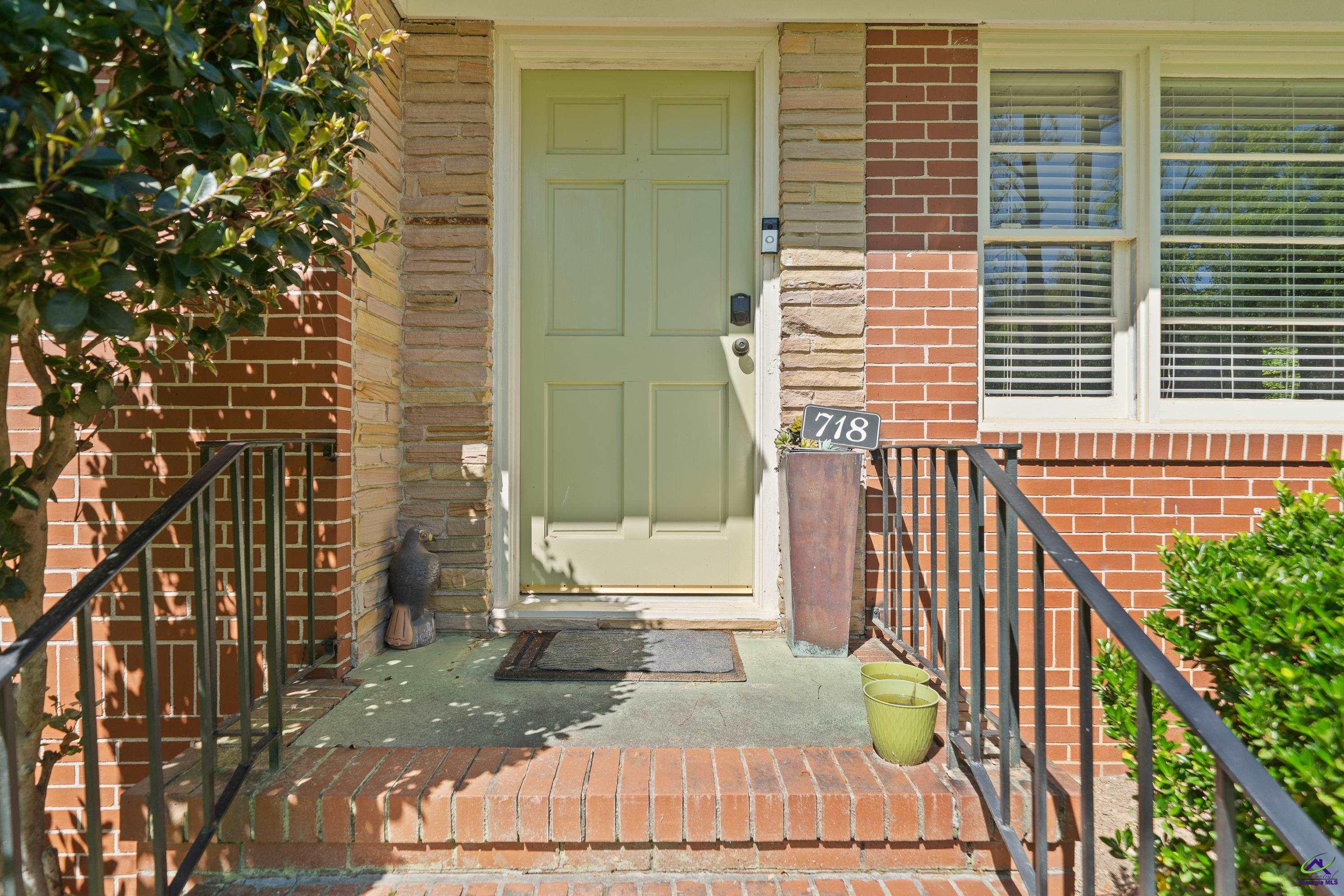 718 Dogwood Circle