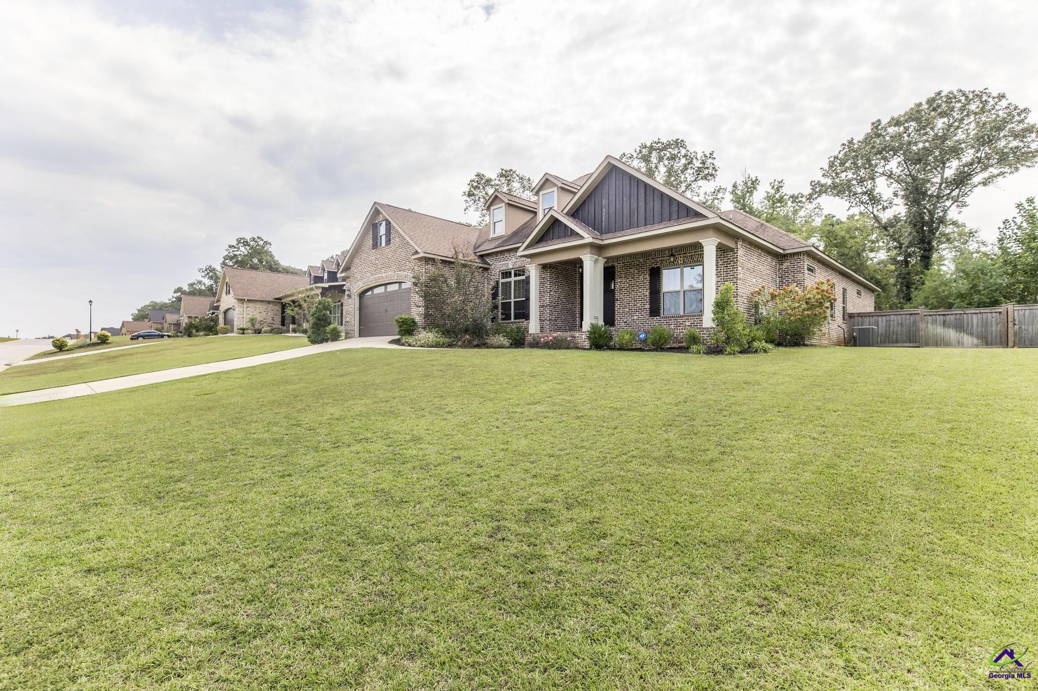 216 Rustic Live oak Trail