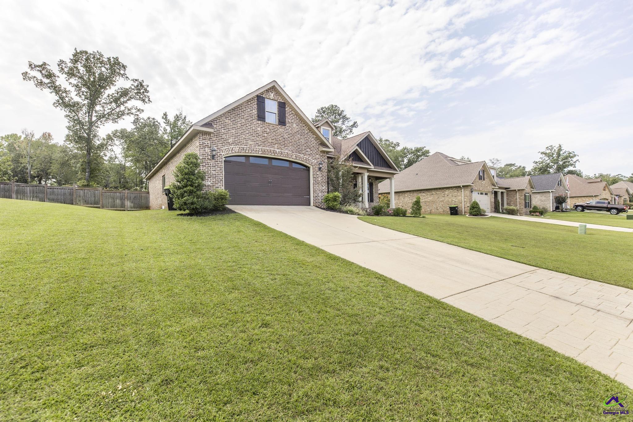216 Rustic Live oak Trail