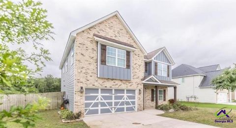 203 Amberley Court Kathleen GA 31047