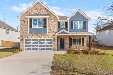 203 Amberley Court Kathleen GA 31047