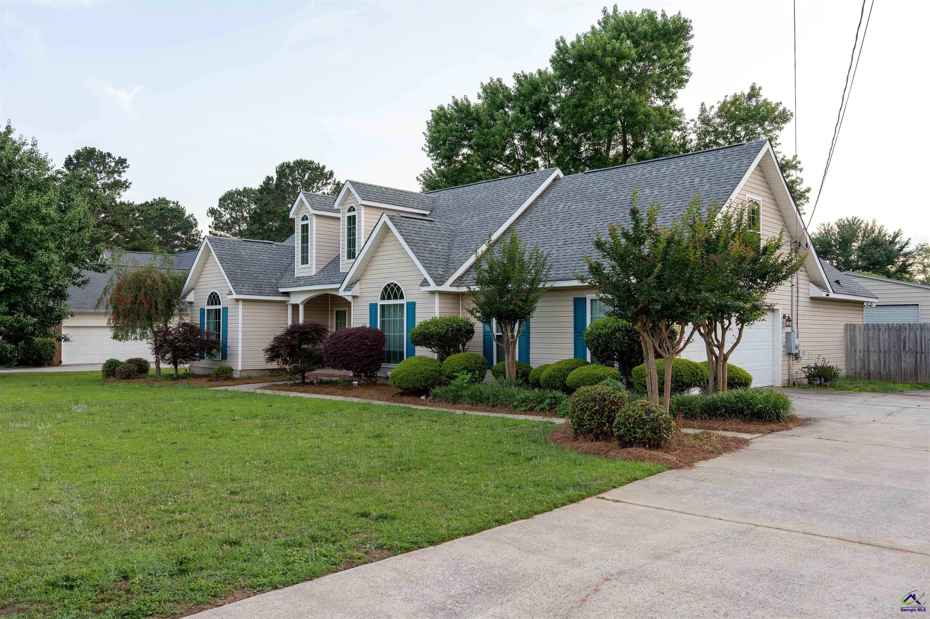 121 Ellis Way