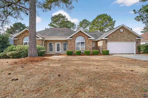 303 Winthrop Court Kathleen GA 31047
