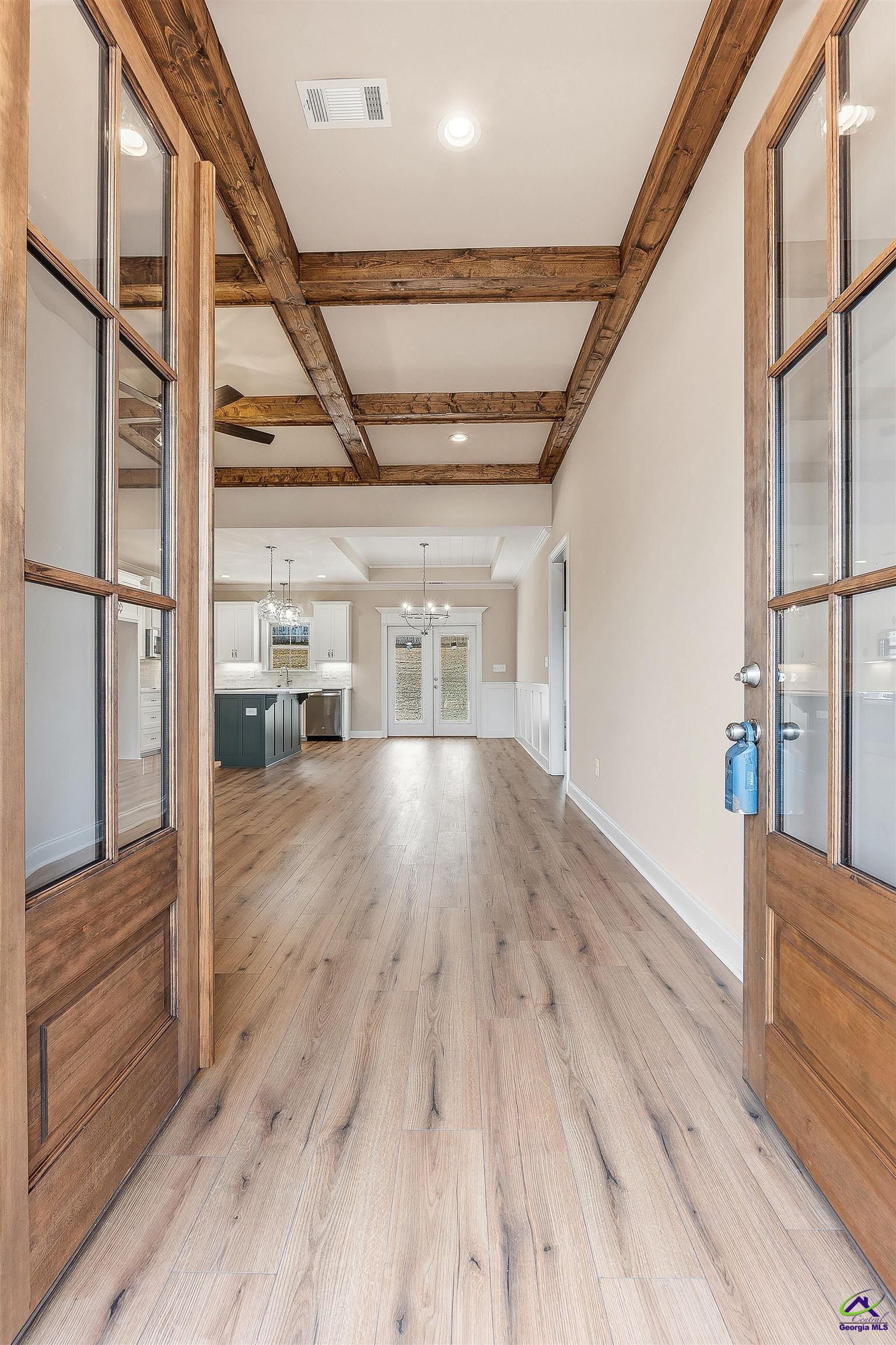 207 Golden Chestnut Bend