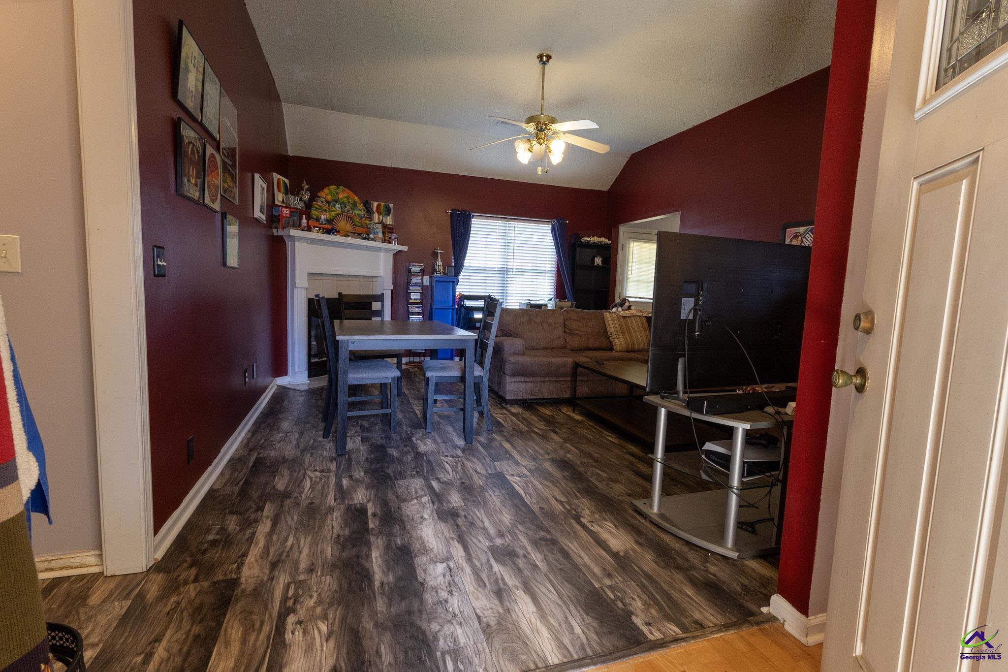 401 Links View Drive