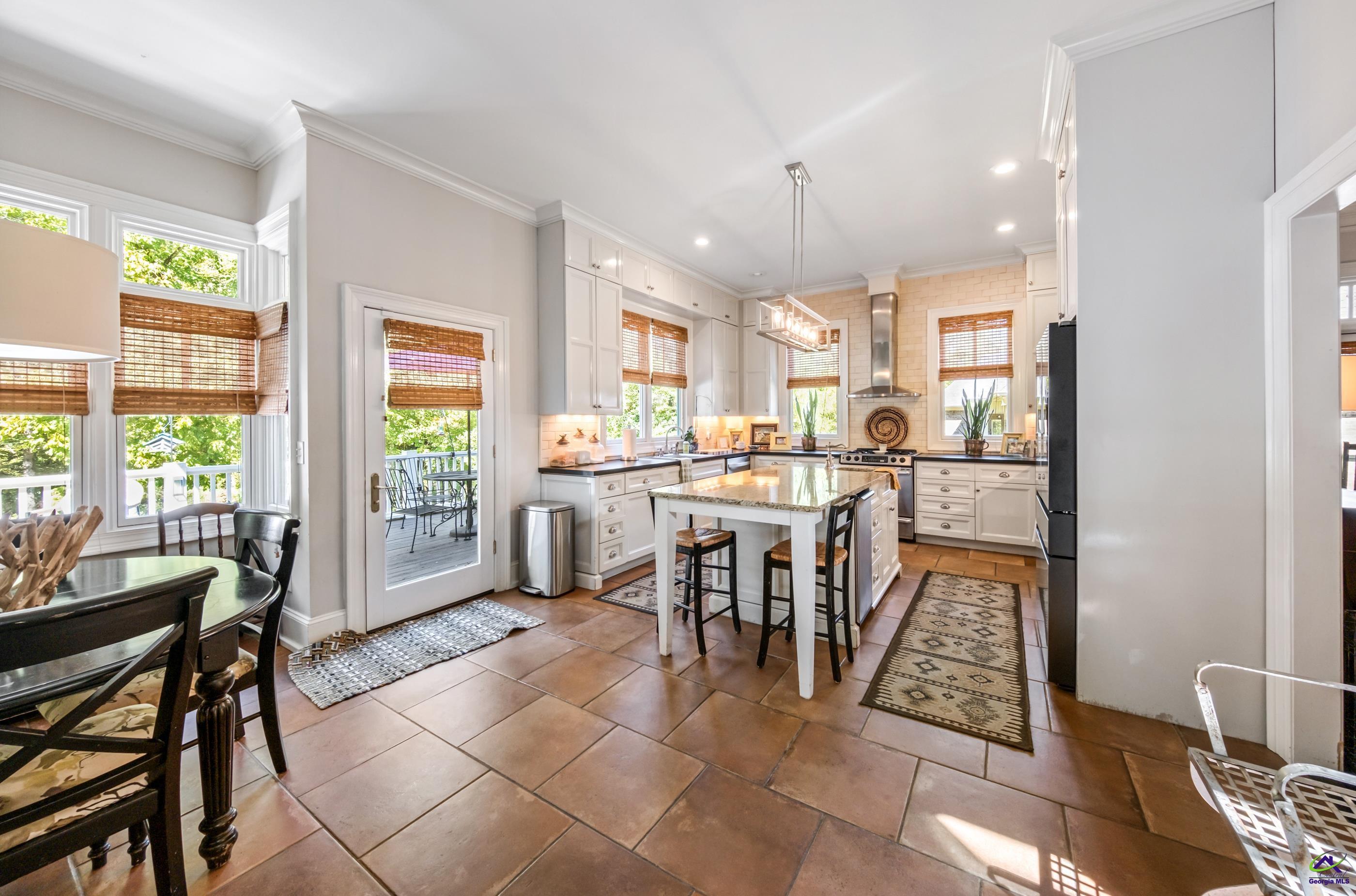 739 Waverly Point