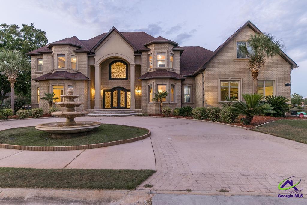 203 Chalet Cove