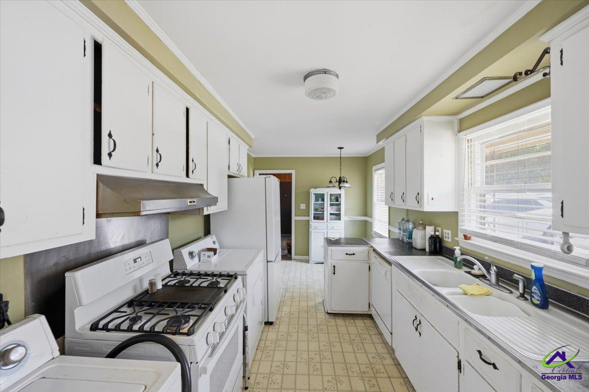 2418 Tredway Drive