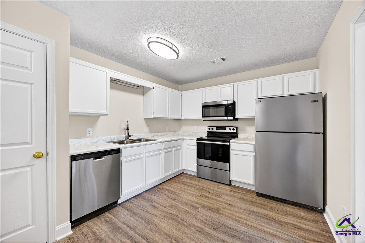 957 Laurel Oak Court