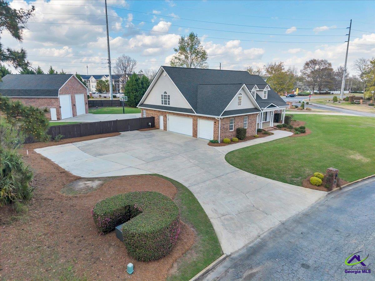 32 Willow Lake Drive