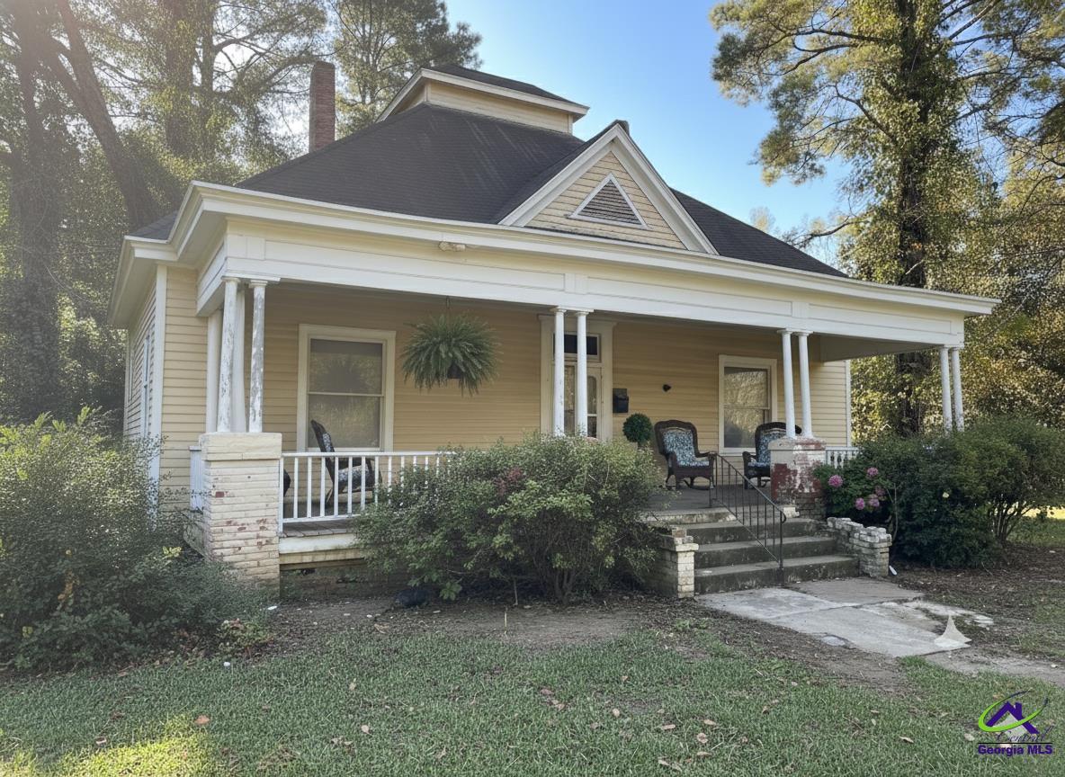 711 Applewood Street