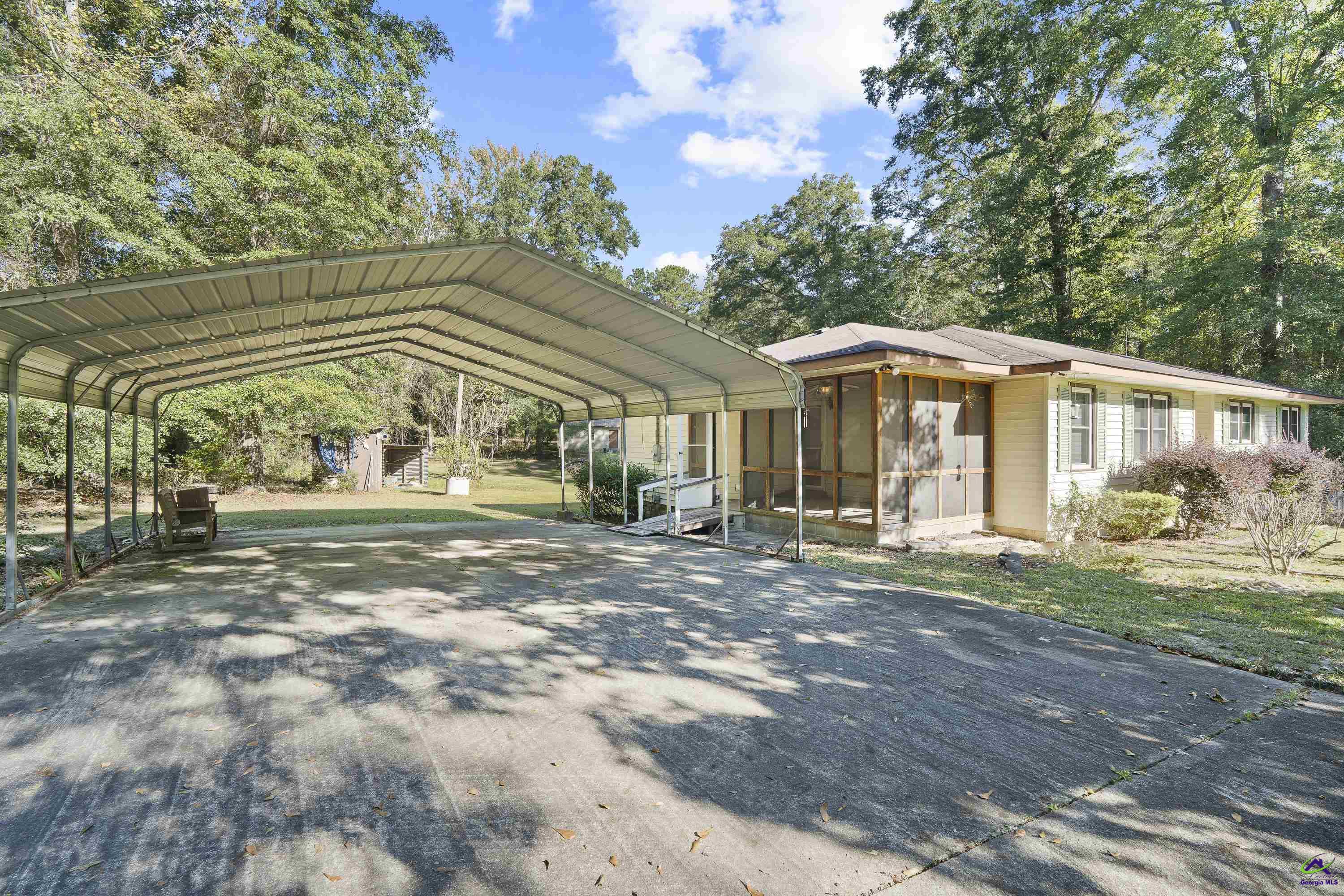 894 Chapman Drive