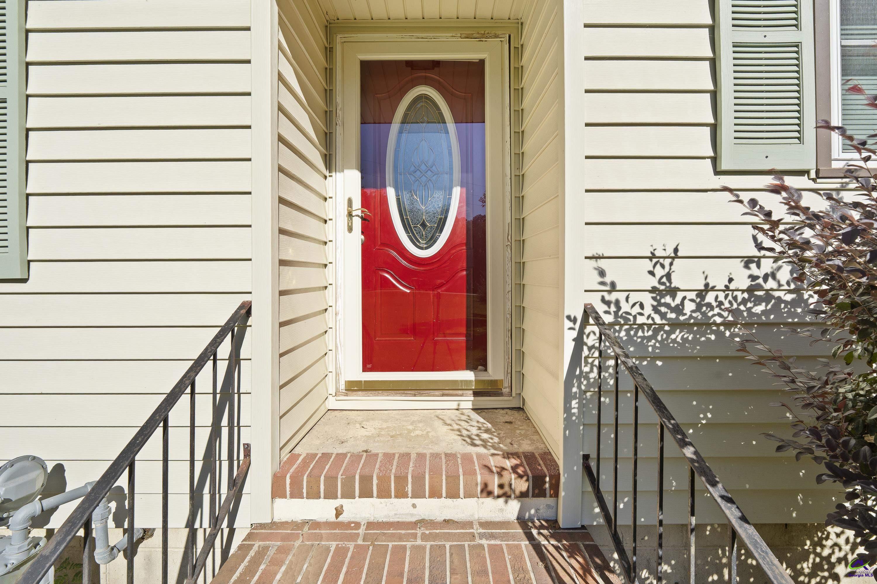 894 Chapman Drive