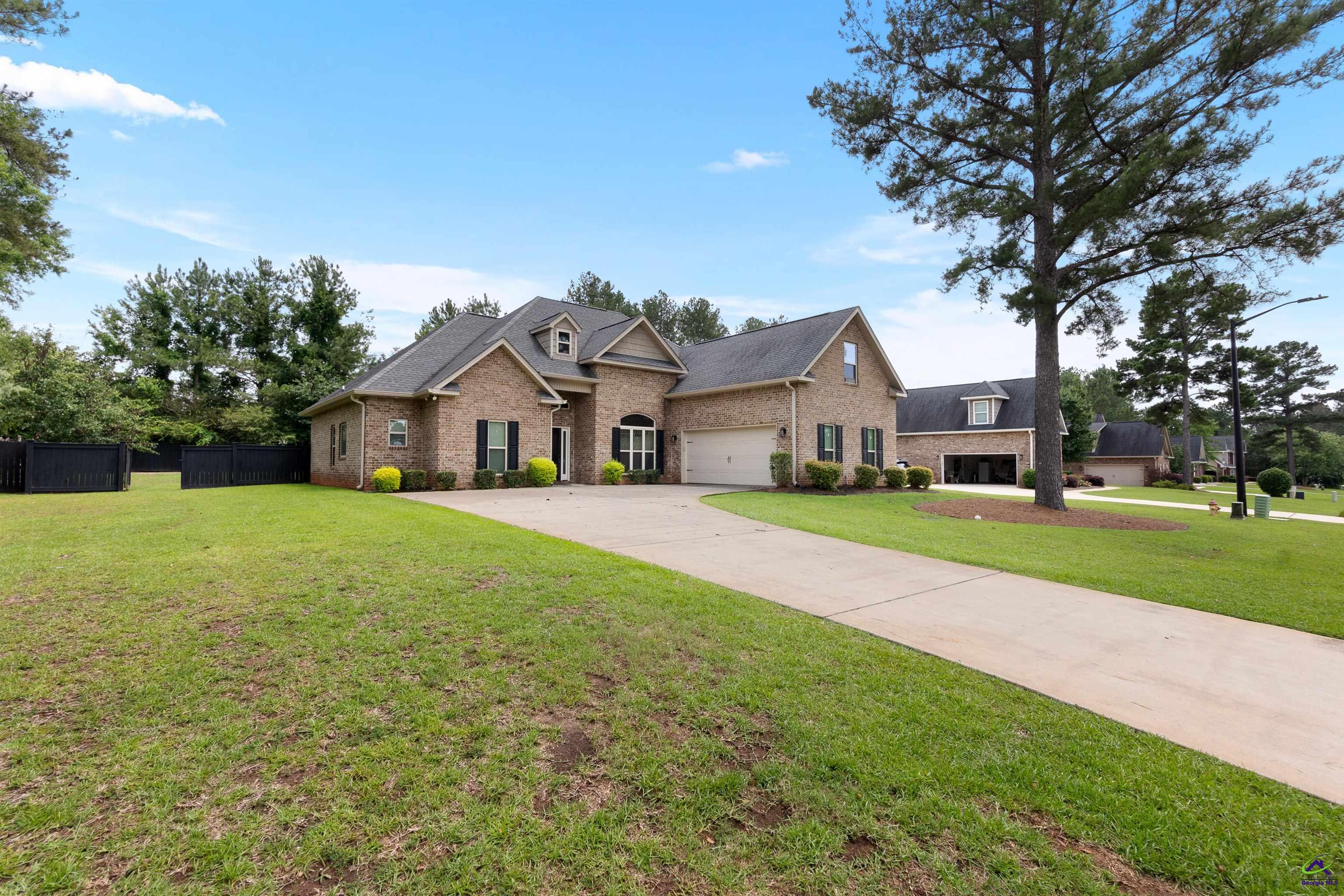 300 Bridgehampton Way
