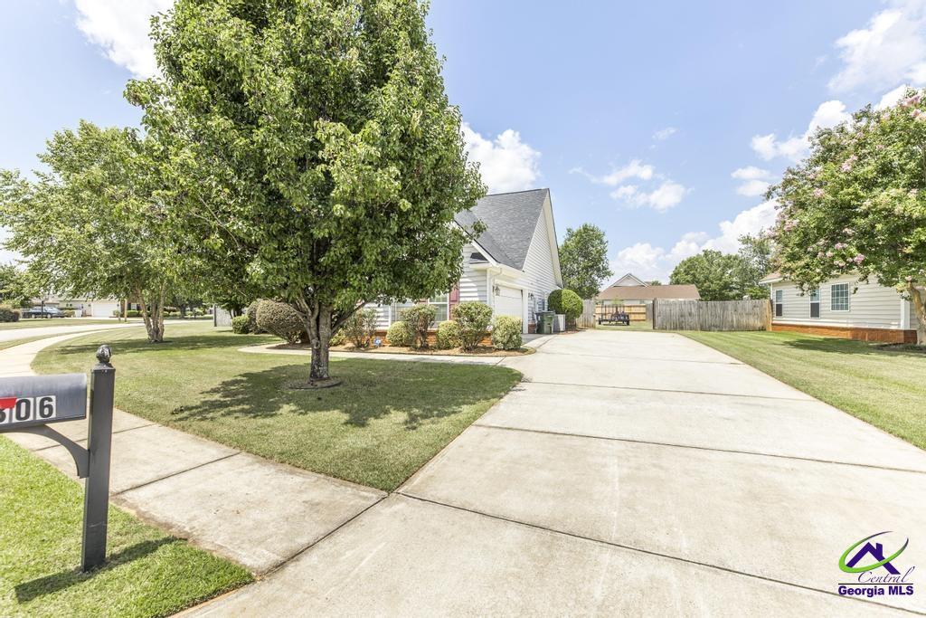 306 Lovorn Circle