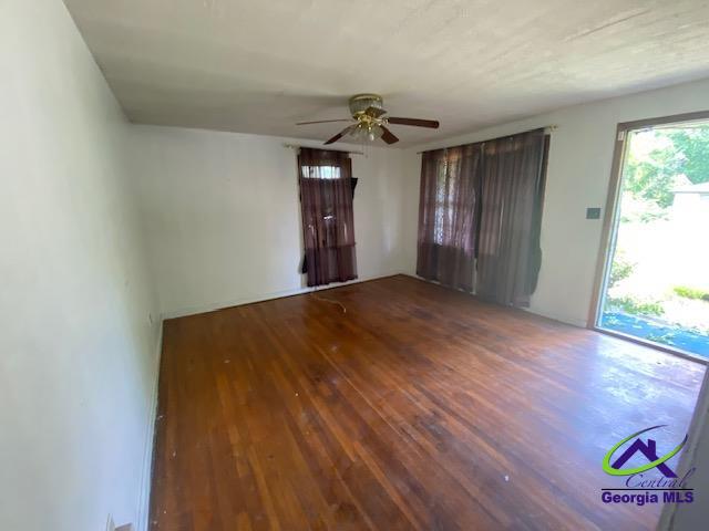 1641 Mathis Circle
