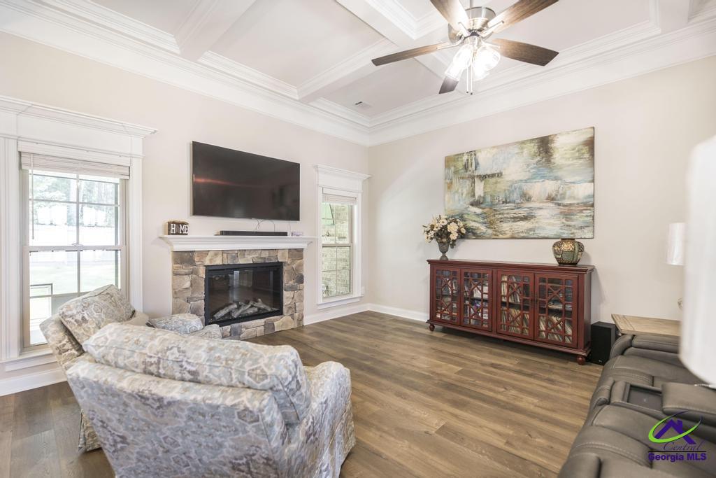 414 Rustic Live Oak Tr