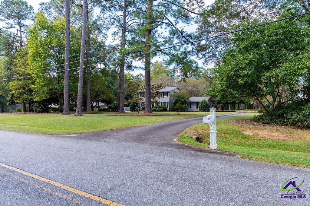 111 Hampton Way