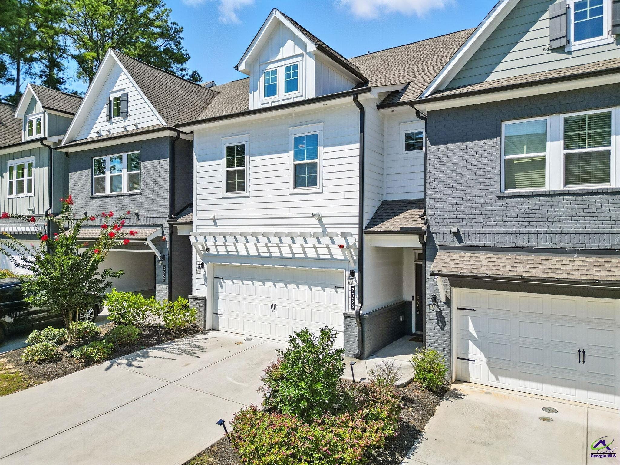 2555 Oakbourne Lane
