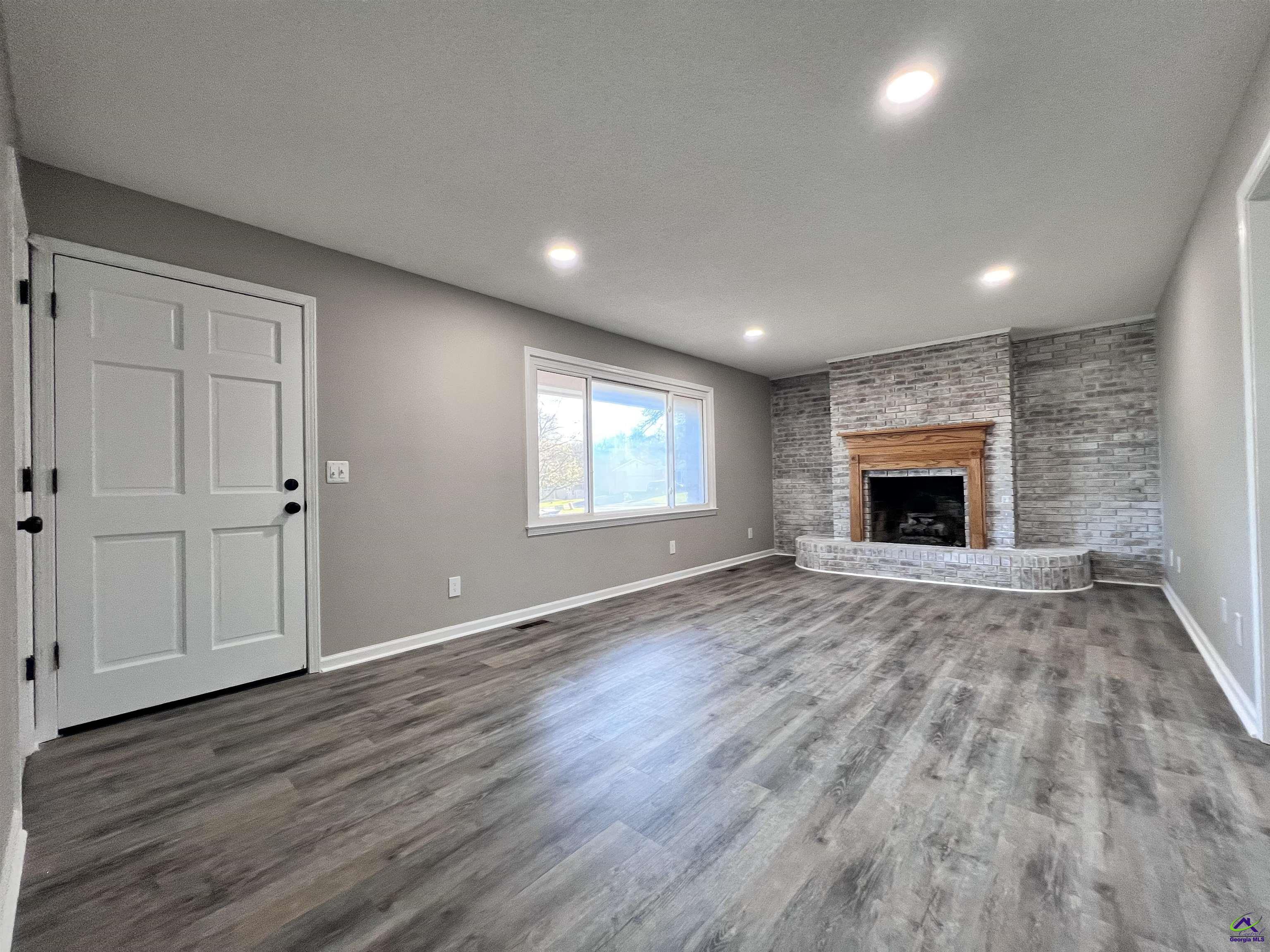 101 Sunnybrook Court