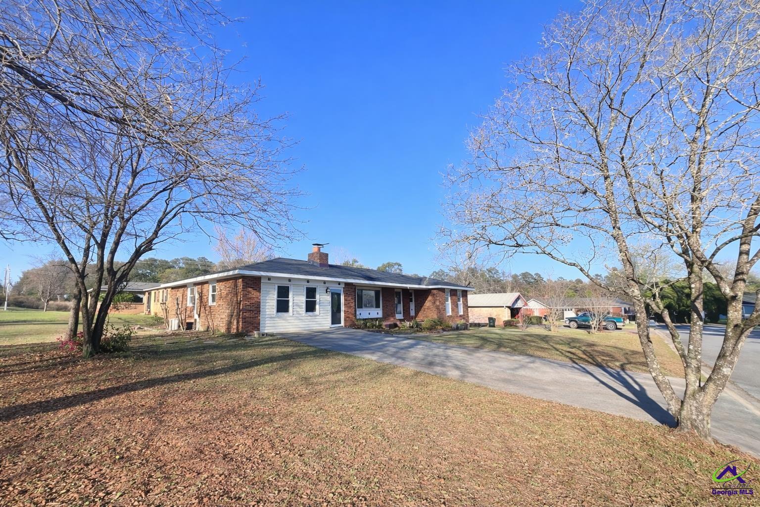 101 Sunnybrook Court