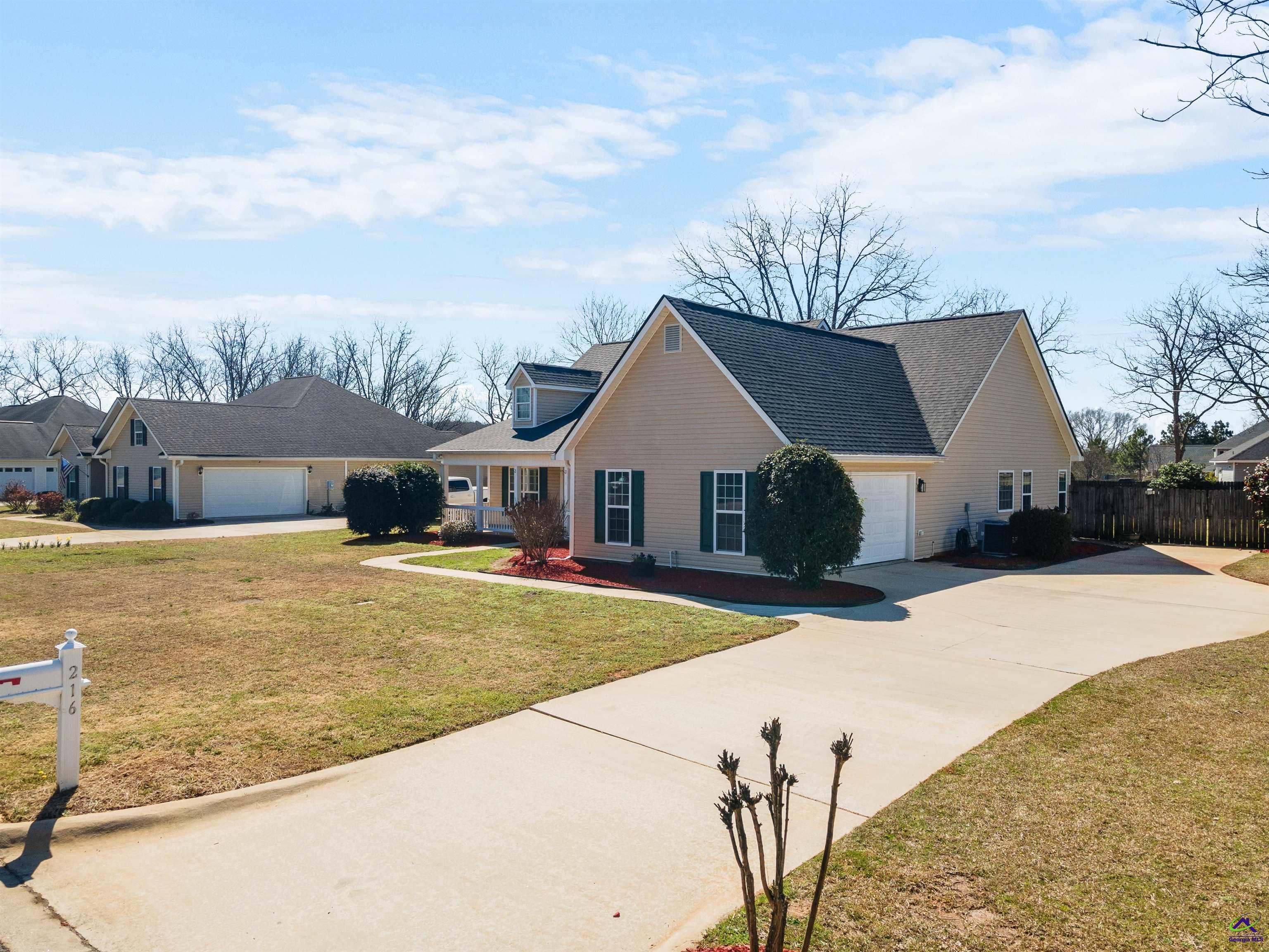 216 Duke Lane