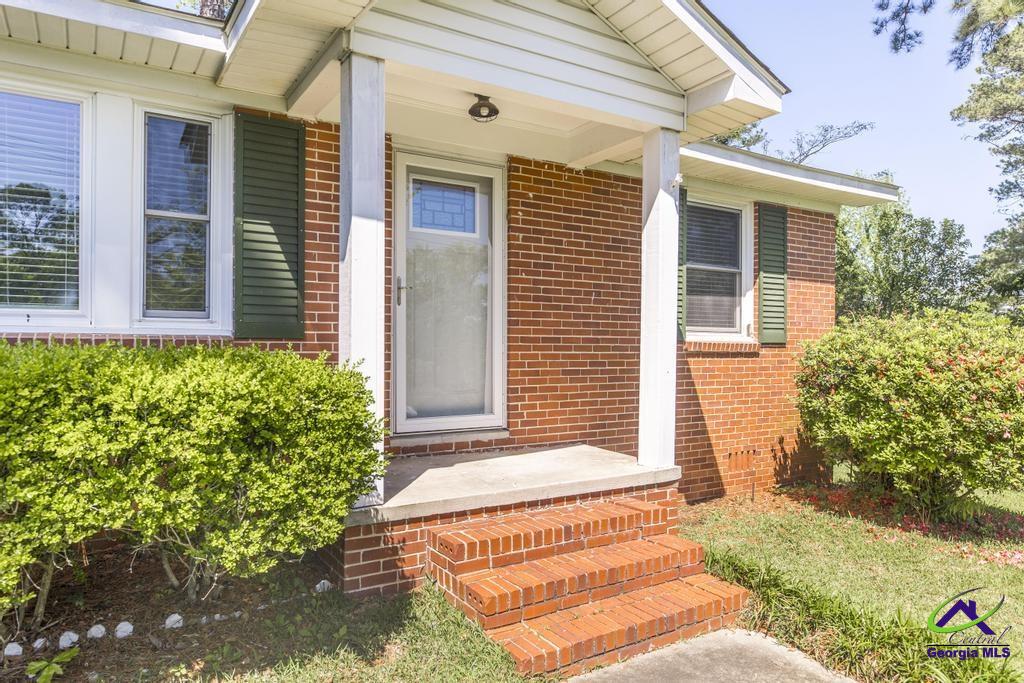 836 Corbin Avenue