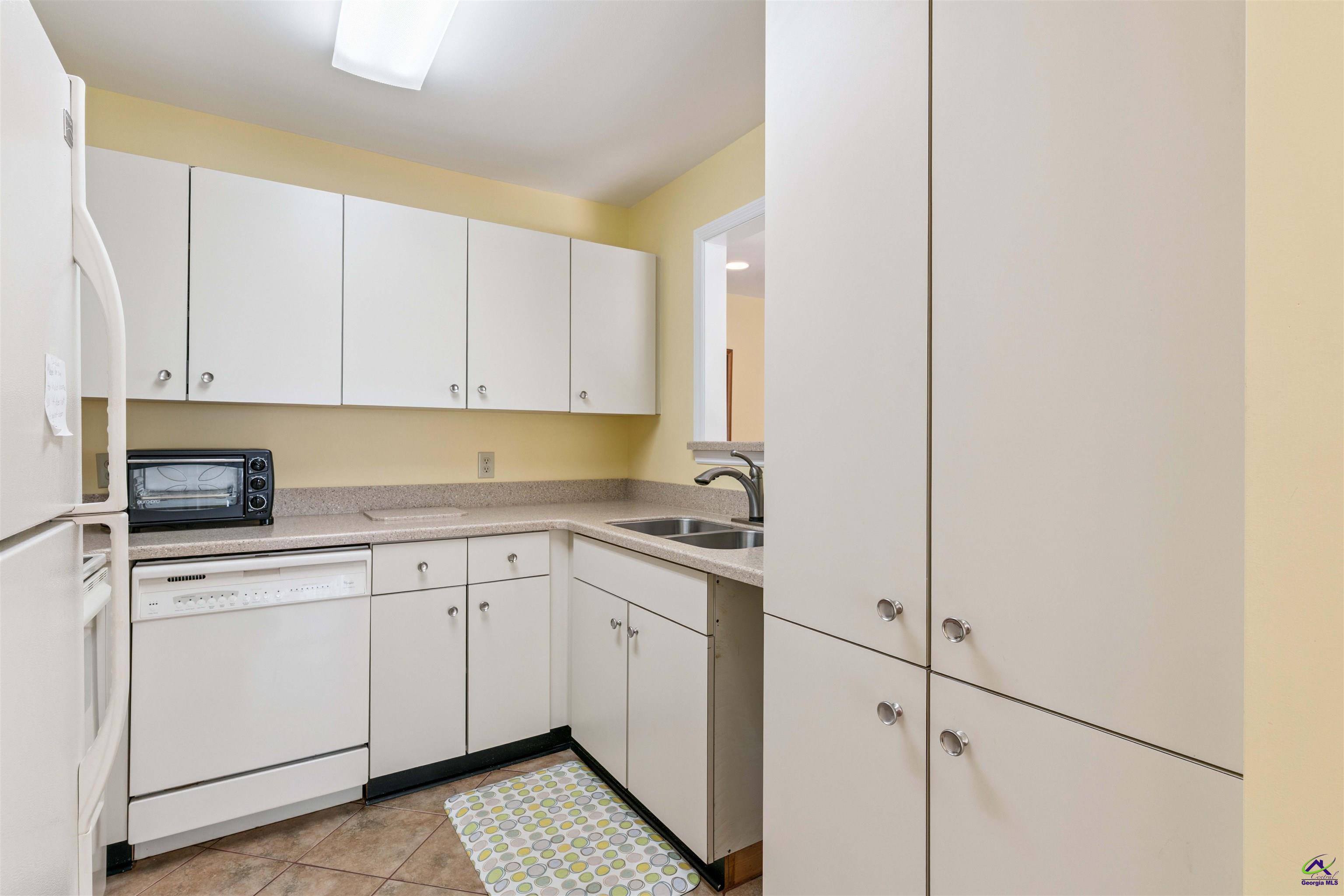 215 Harbour Oaks Drive